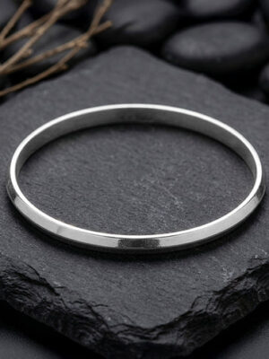 silver-plain-smooth-bangle-bracelet-amena-jewellery-bahrain-lifestyle